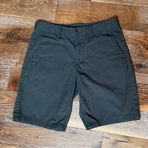 John Varvatos USA Men’s Olive Chino Flat Front Shorts / Size 30